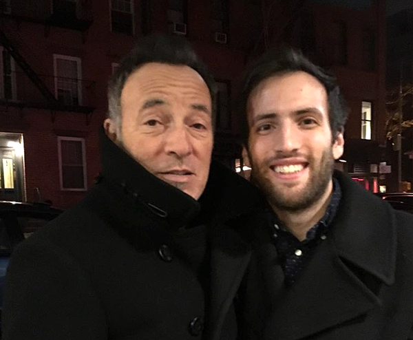 Bruce i Evan. fot. Instagram/officialrumbledoll
